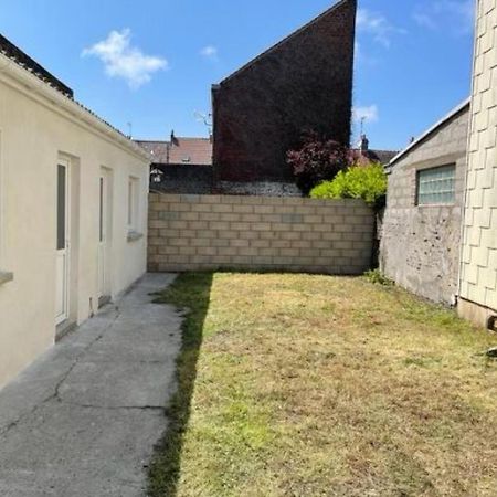 Apartamento Le Vinci Calais Exterior foto
